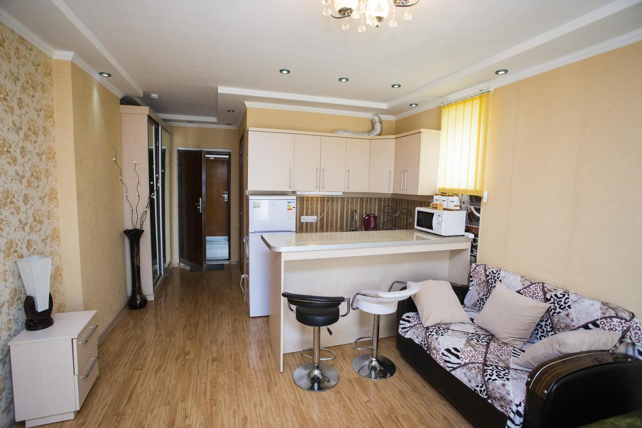 باتومي Apartment On Sherif Khimshiashvili Street 15B المظهر الخارجي الصورة